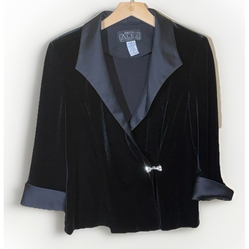 ALEX EVENINGS Velvet Blazer Satin Lapels 3/4 Sleeve Rhinestone Clasp Black Sz LP